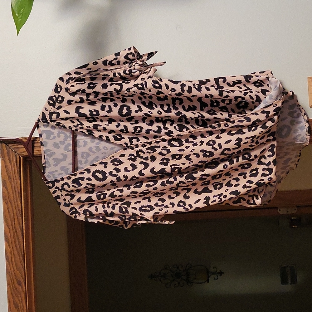 Leopard print casual short sleeved blouse